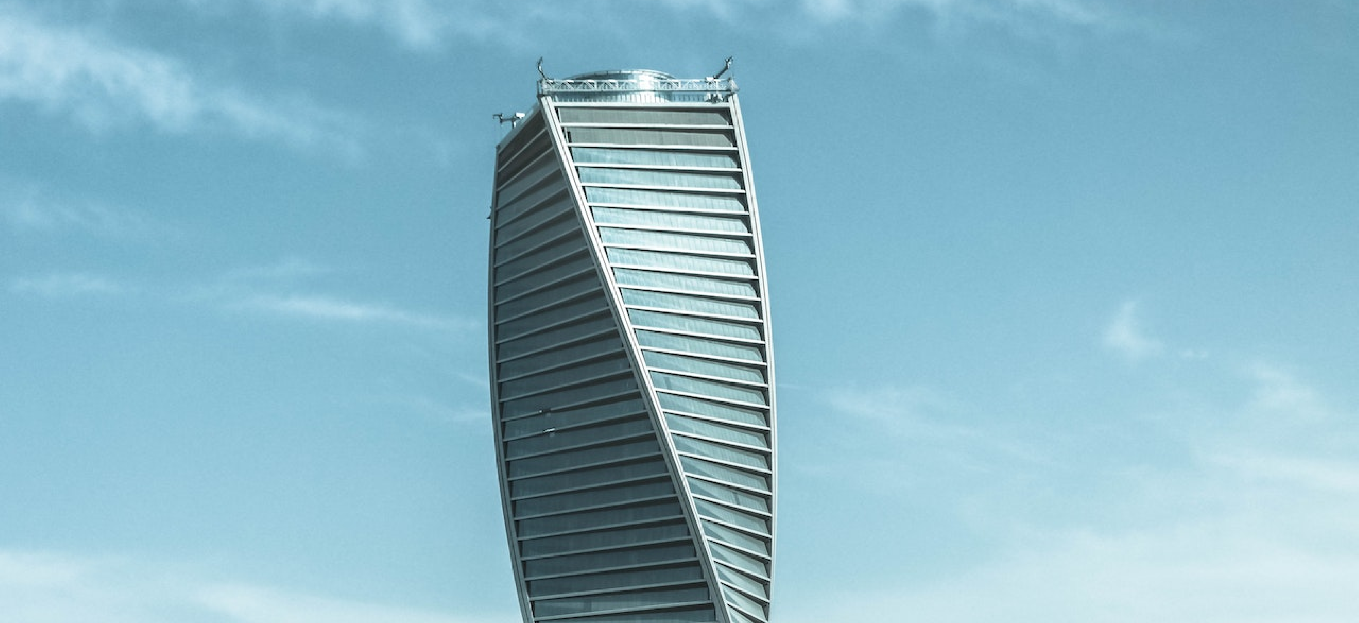 亏损超1000亿的沙特主权财富基金，仍奔走在新能源与电竞路上